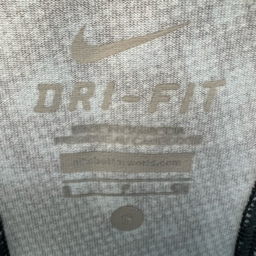 Nike dri fit tank. Women’s Small EUC - Picture 3 of 3